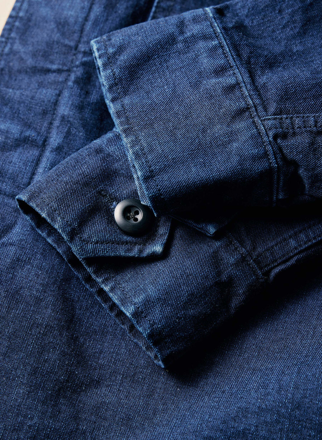 Jeans, Outerwear, Textile, Sleeve, Grey, Collar, Denim, Electric blue, Pattern, Button