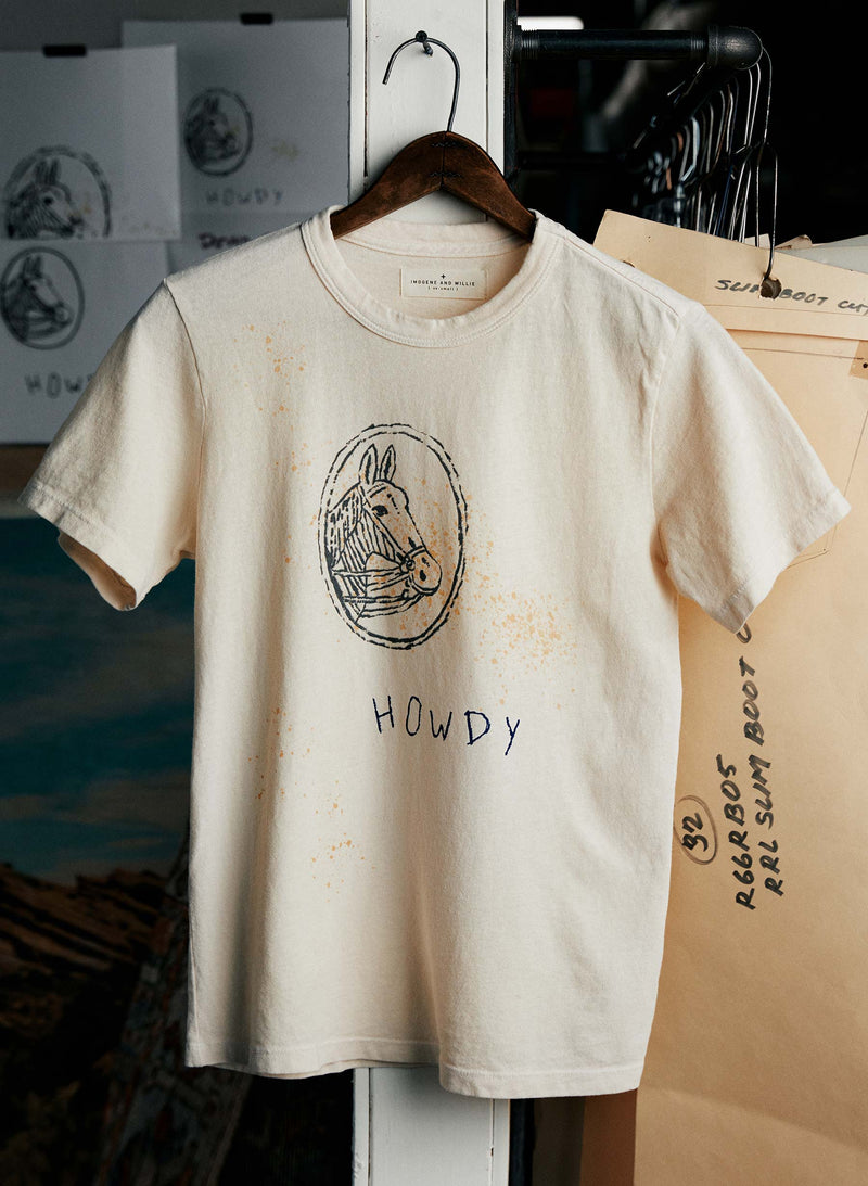 the "howdy" tee