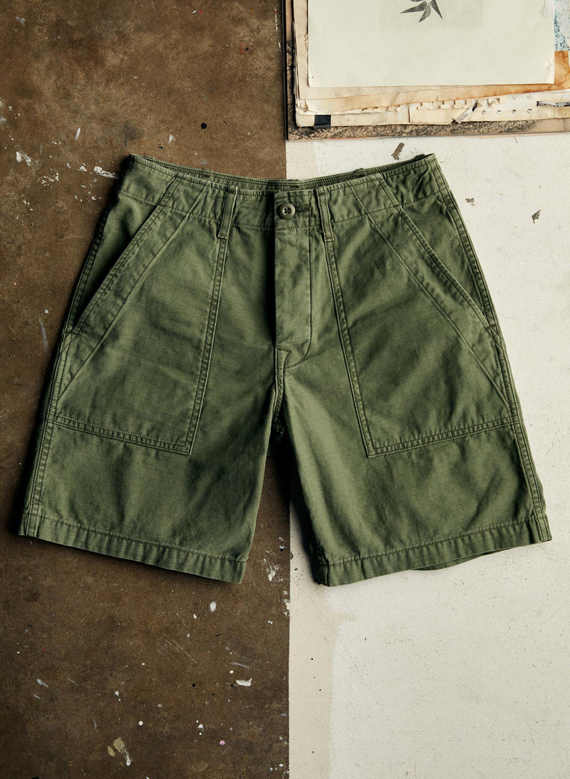 the camp short in olive - Model