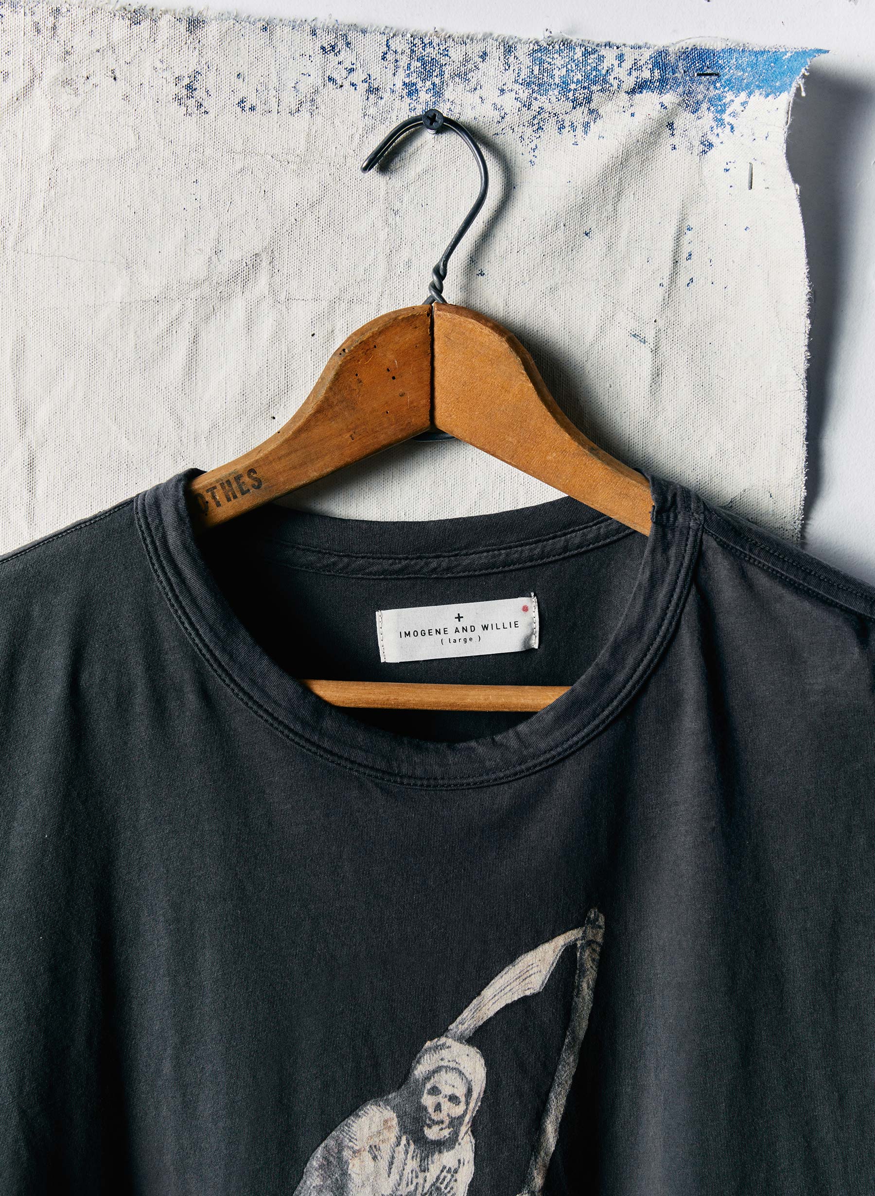 Outerwear, Product, Jersey, Neck, Textile, Sleeve, Dress shirt, Grey, Collar, T-shirt
