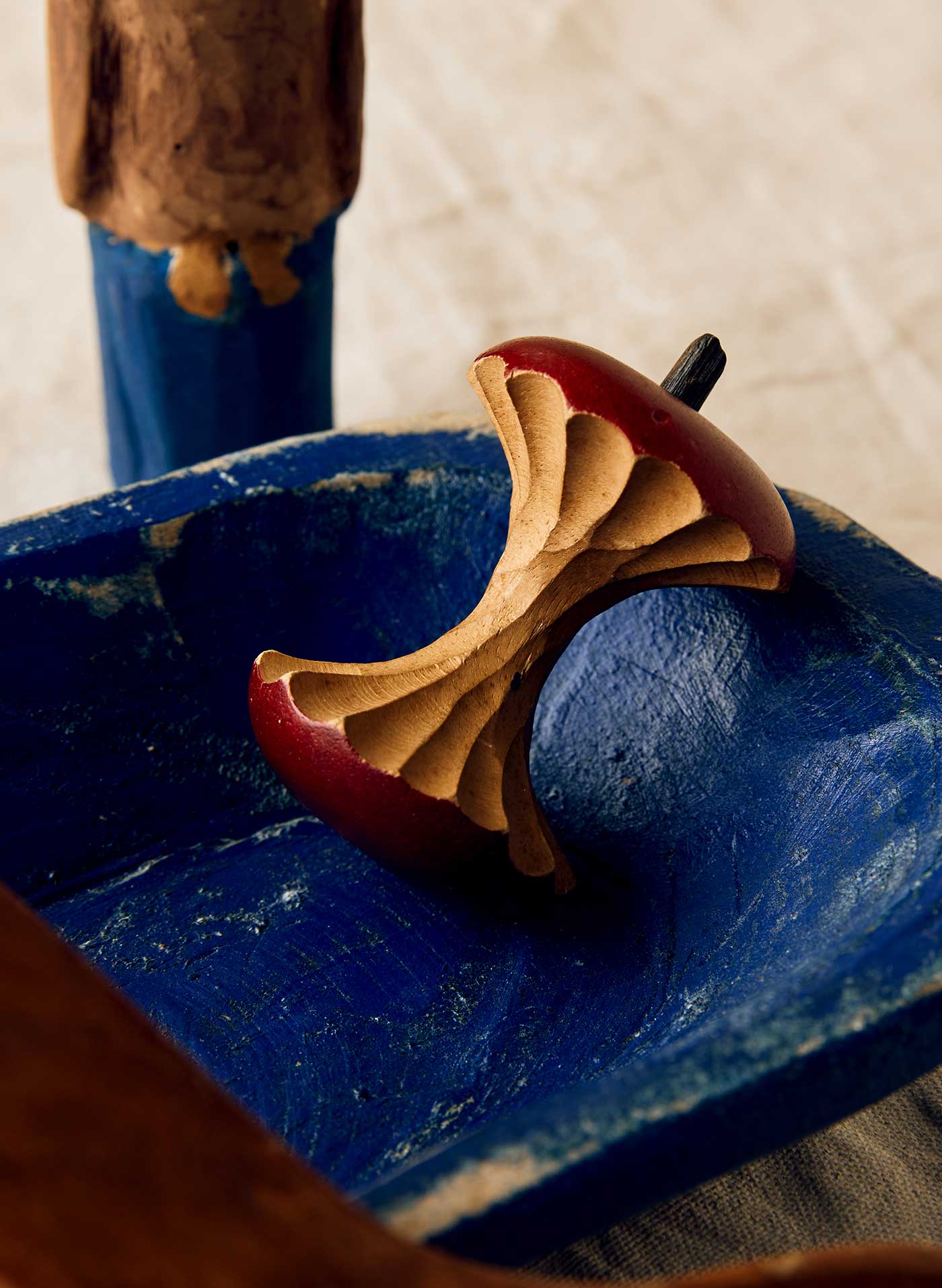 Wood, Natural material, Paint, Electric blue, Wood stain, Human leg, Carmine, Plywood, Varnish, Fashion accessory