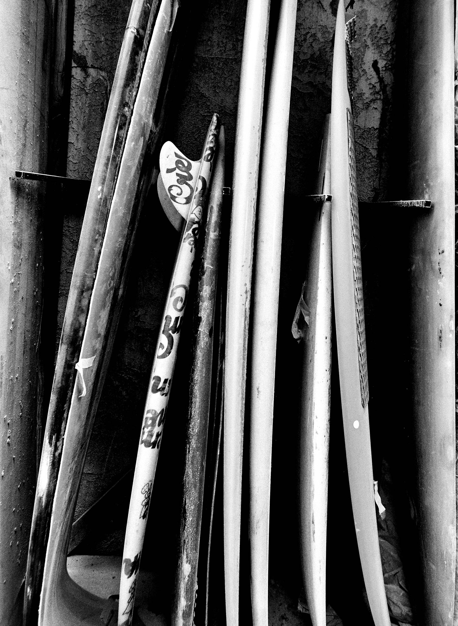 Wood, Tints and shades, Font, Parallel, Metal, Monochrome, Monochrome photography, Pattern, Still life photography, Steel