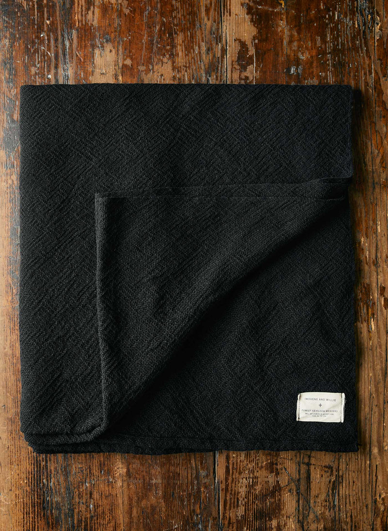 i+w x family heirloom weavers cotton throw in black