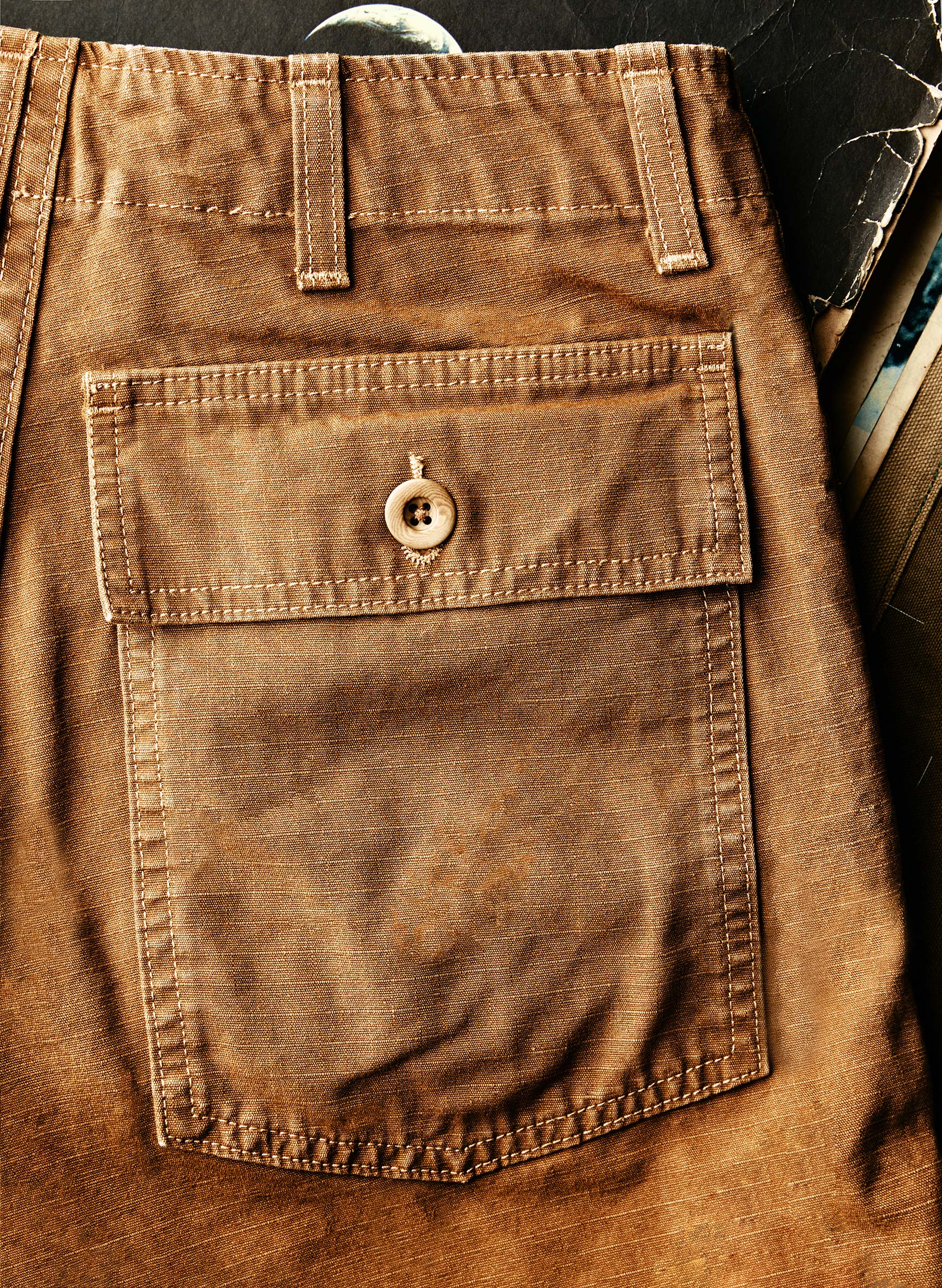 Brown, Jeans, Outerwear, Textile, Sleeve, Bag, Beige, Wood, Denim, Khaki