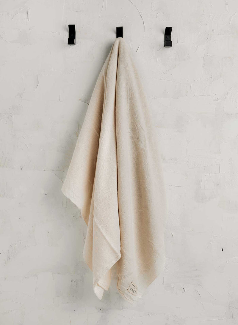 i+w x family heirloom weavers cotton throw in natural