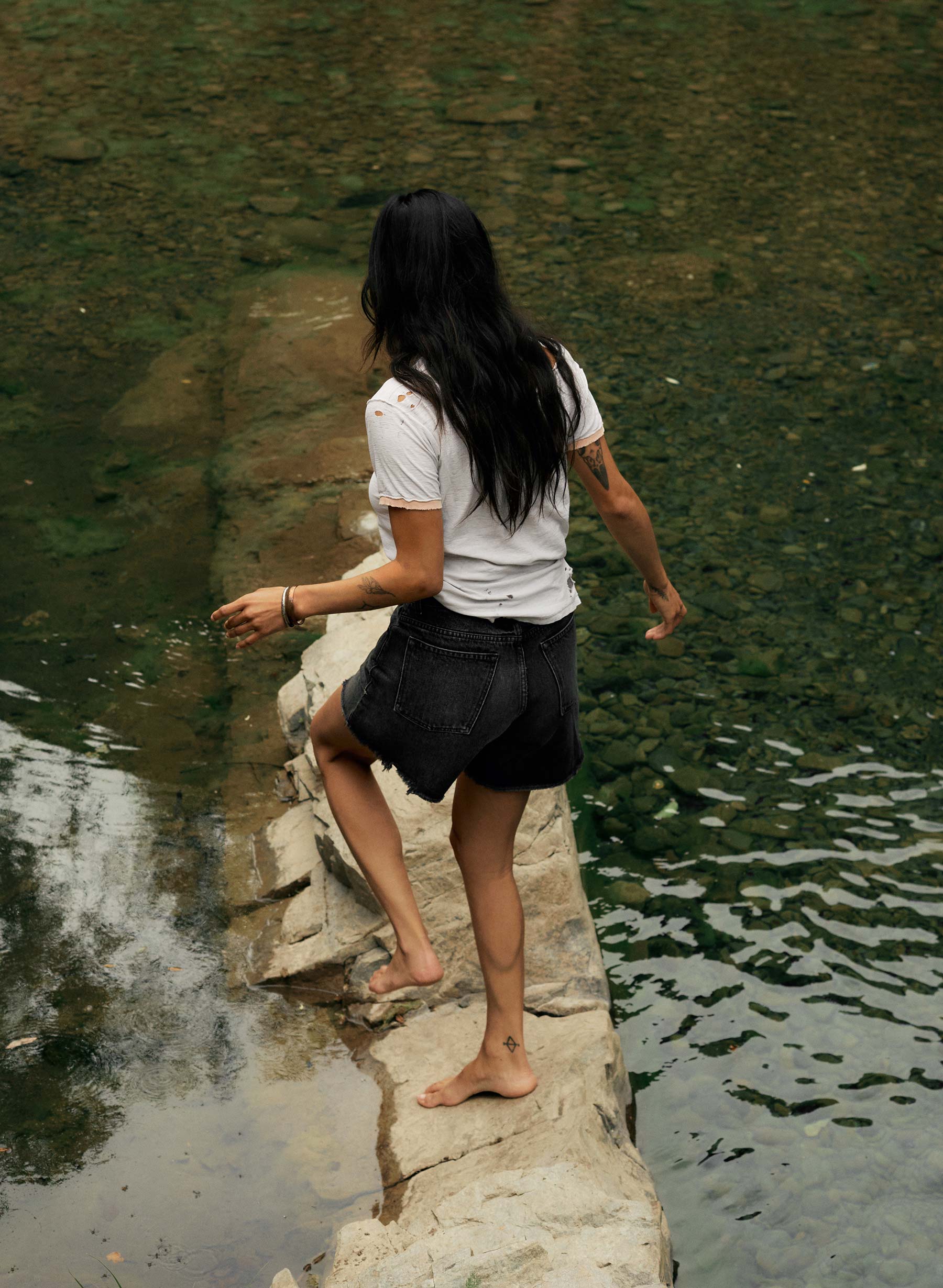 Water, Hand, Shoulder, People in nature, Leg, Flash photography, Waist, Thigh, Happy, Bank