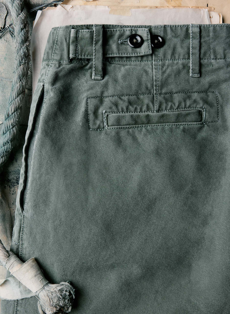 i+w x SKU cutoff chino in fatigue green