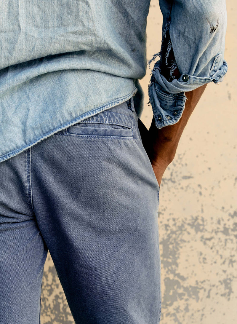 the all american chino in faded blue