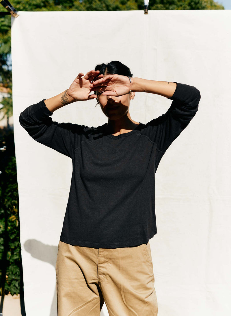 the long sleeve raglan in faded black