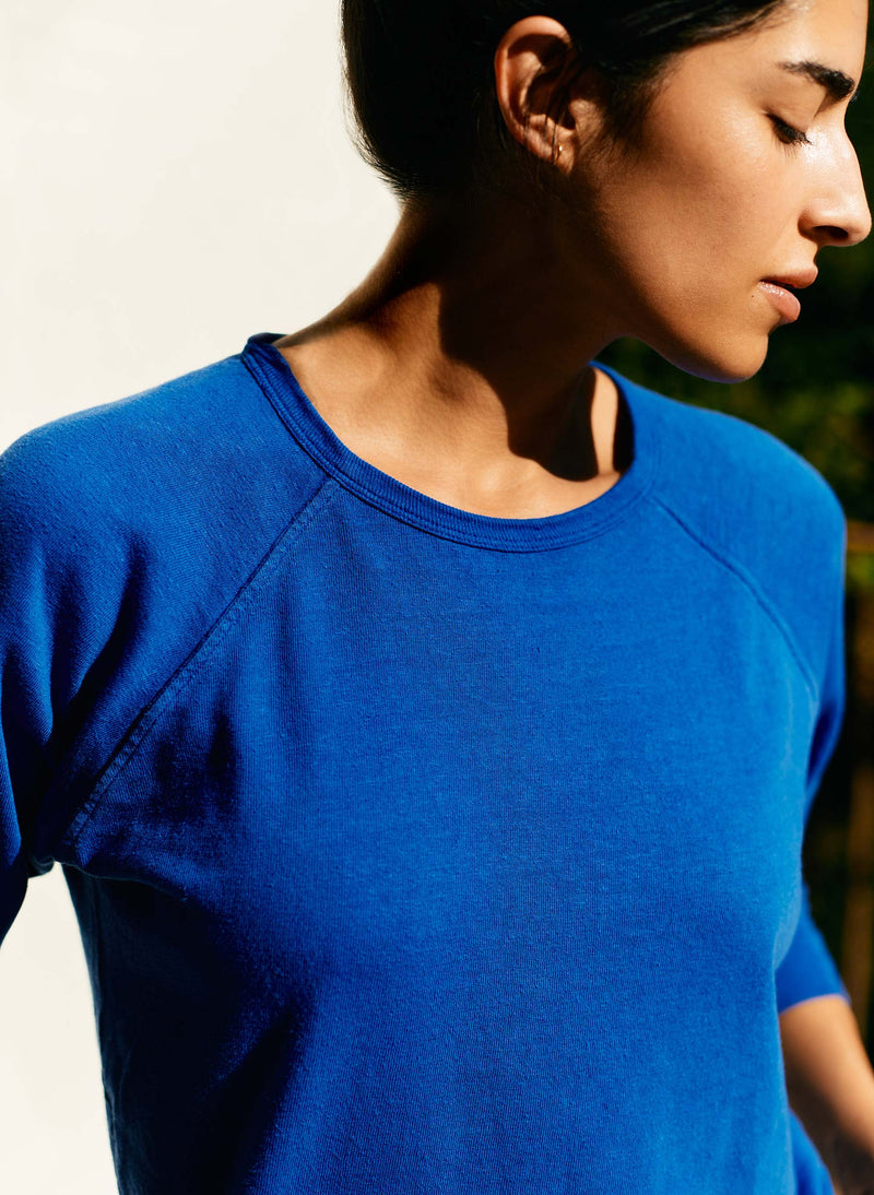 the long sleeve raglan in klein blue