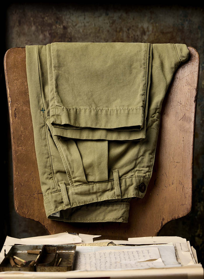 campbell pleated chino in field tan