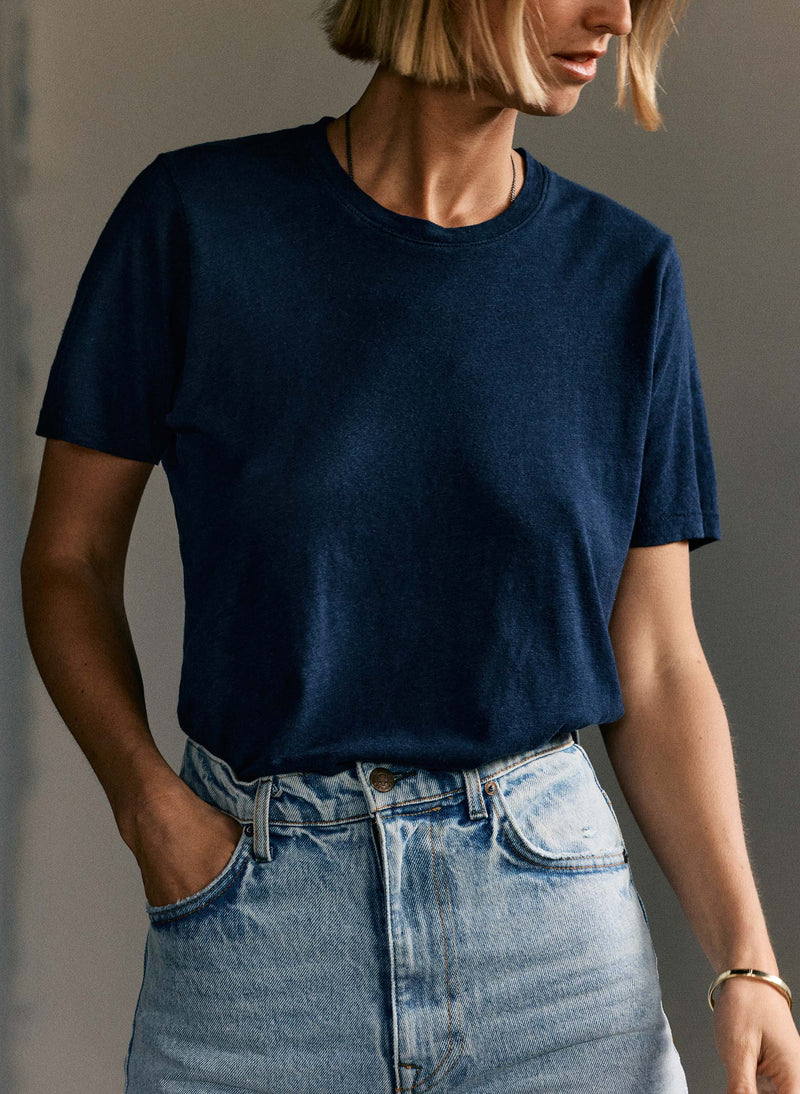 the cotton hemp tee in midnight