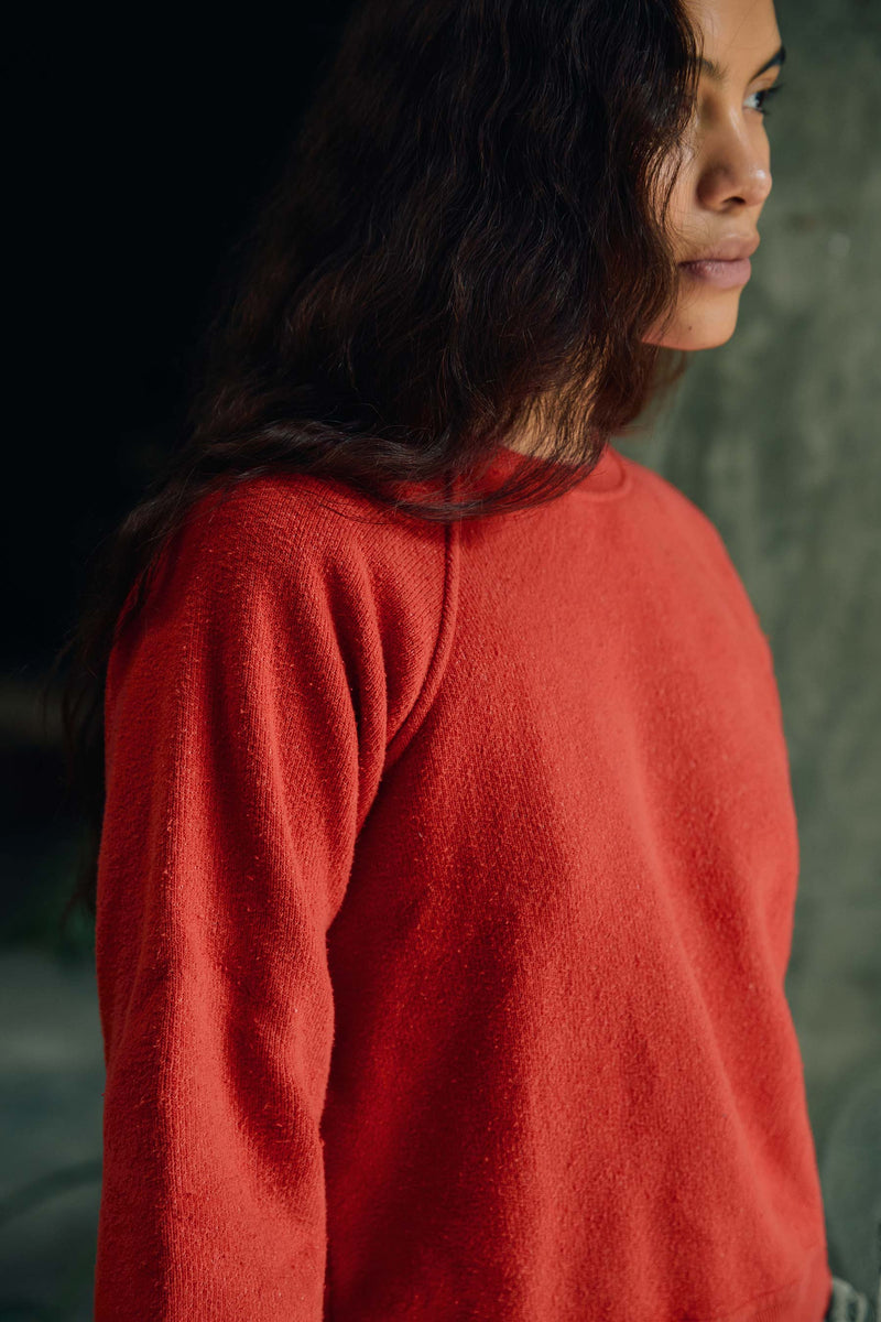 the cut sleeve sweatshirt in poppy