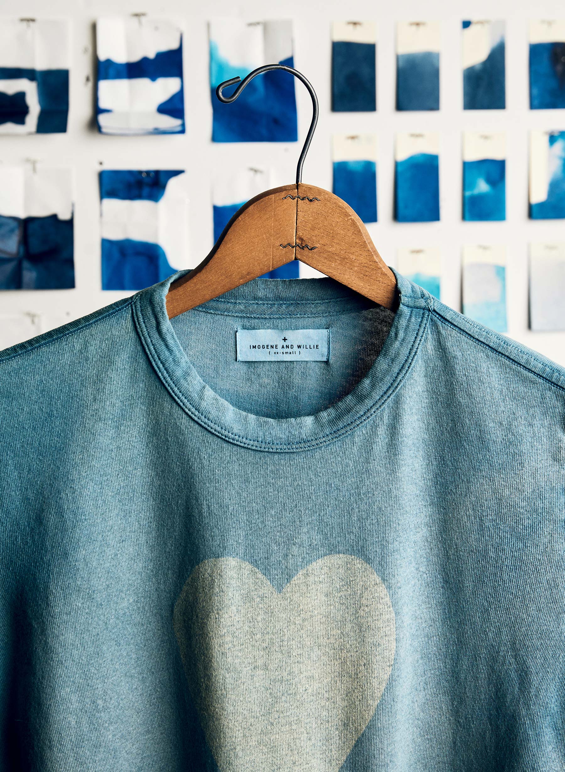 Outerwear, Product, Blue, Azure, Textile, Neck, Sleeve, Clothes hanger, Grey, Collar