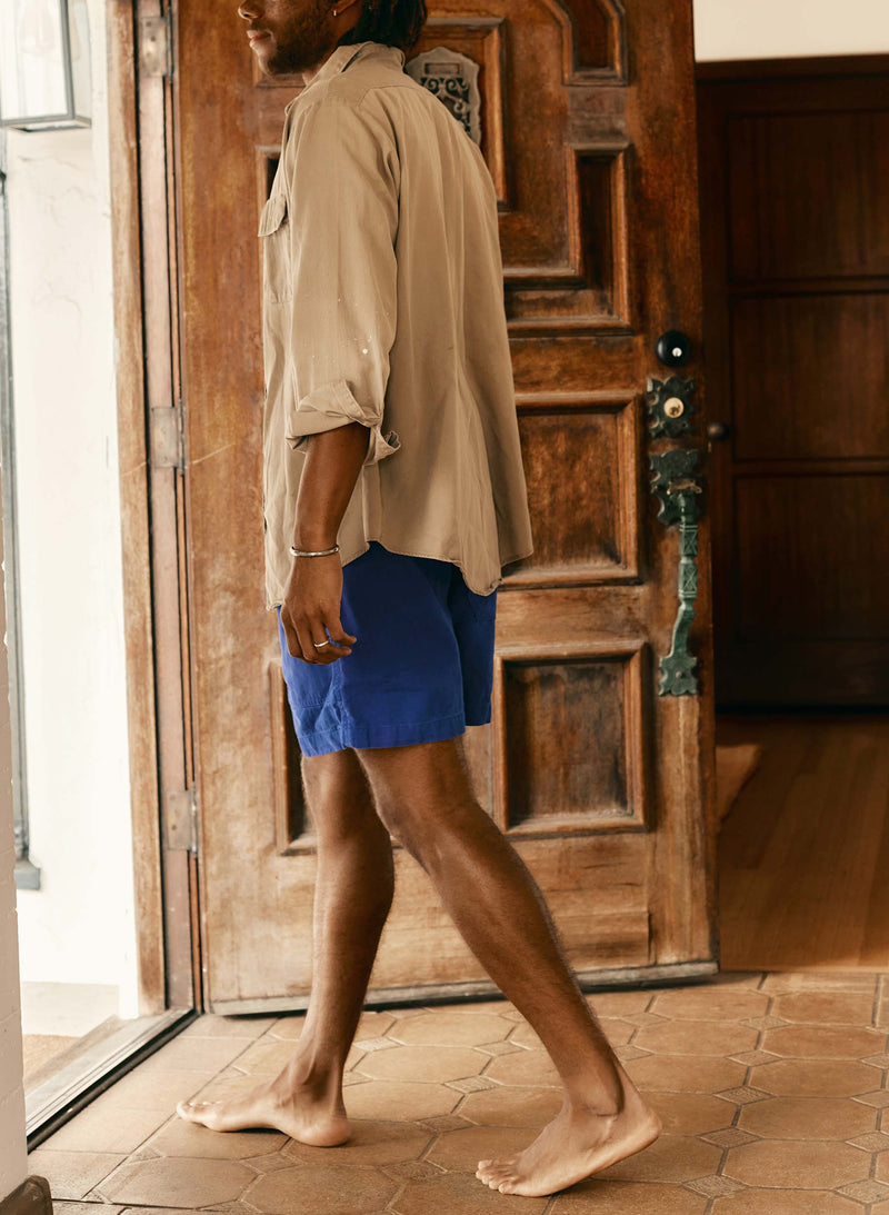 the canvas lounge short in klein blue