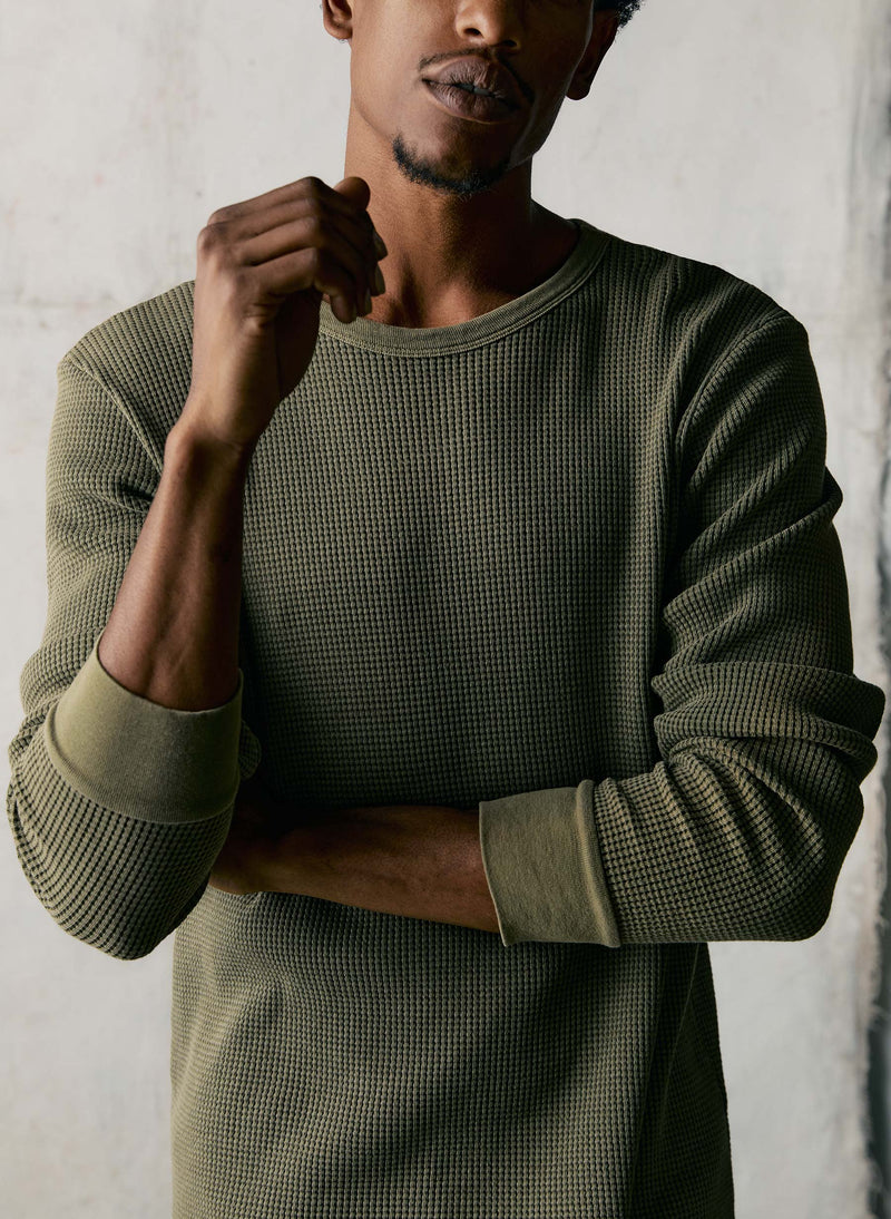 the long sleeve thermal crew in olive - Model