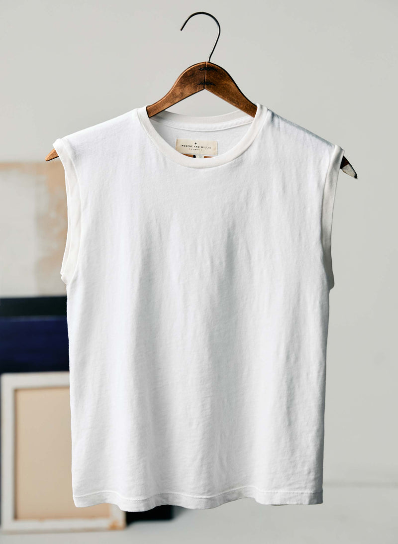 the cotton muscle tee in vintage white