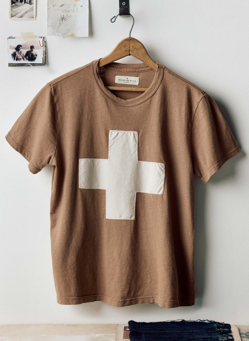 the "plus" tee in fatigue brown - Model