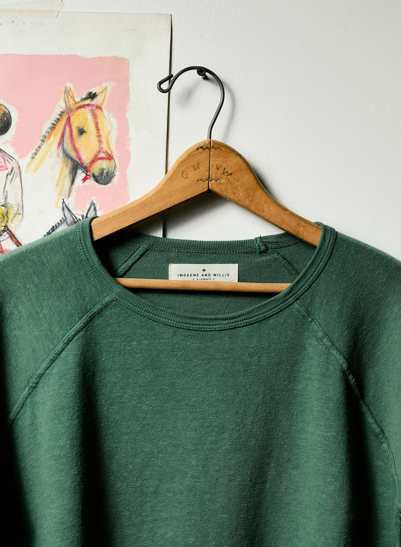 long sleeve raglan in spruce - Model