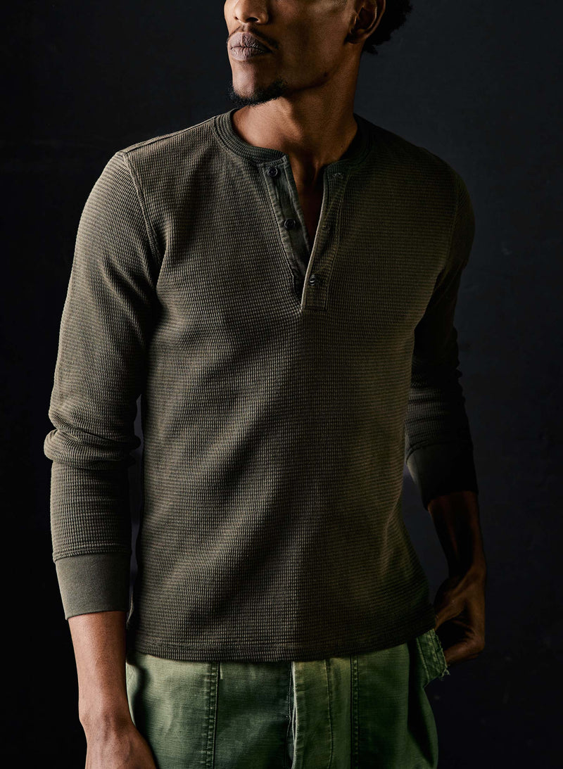 the knit waffle henley in forest