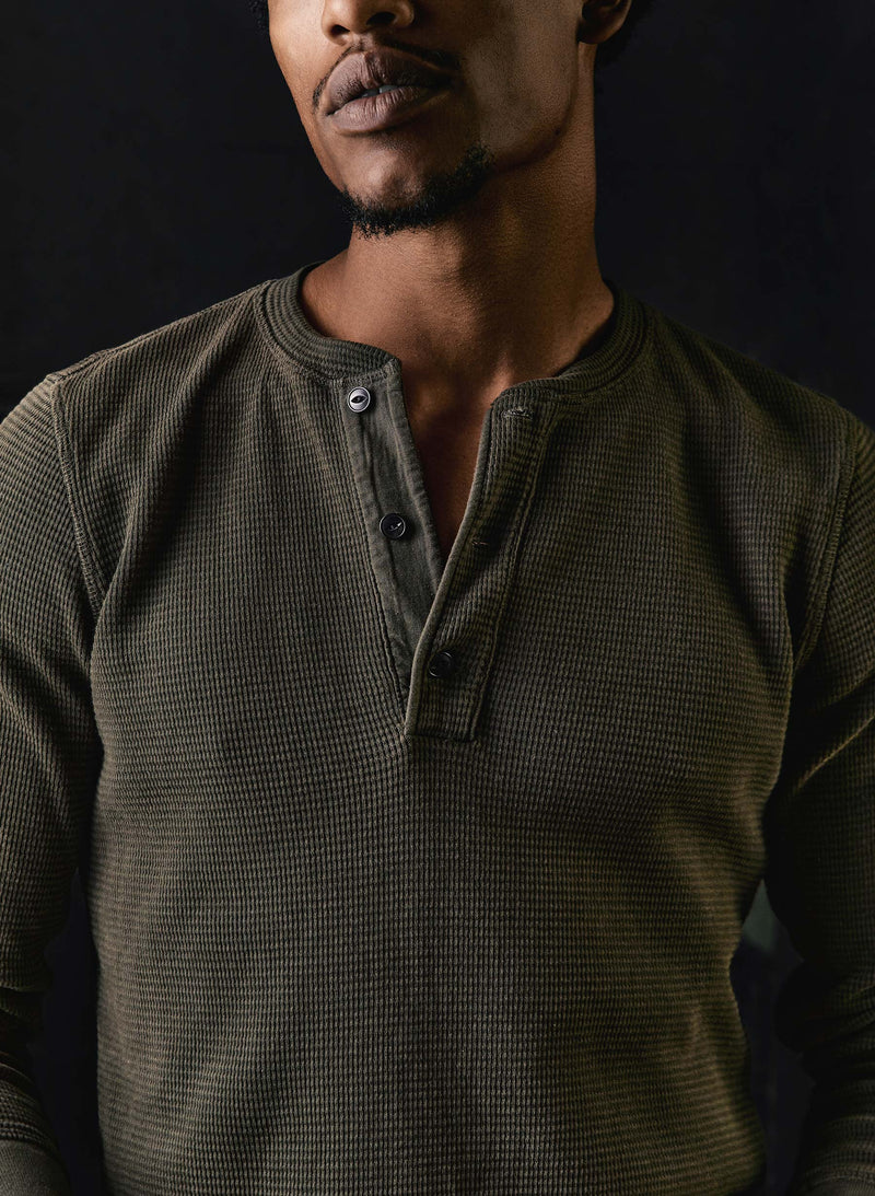 the knit waffle henley in forest