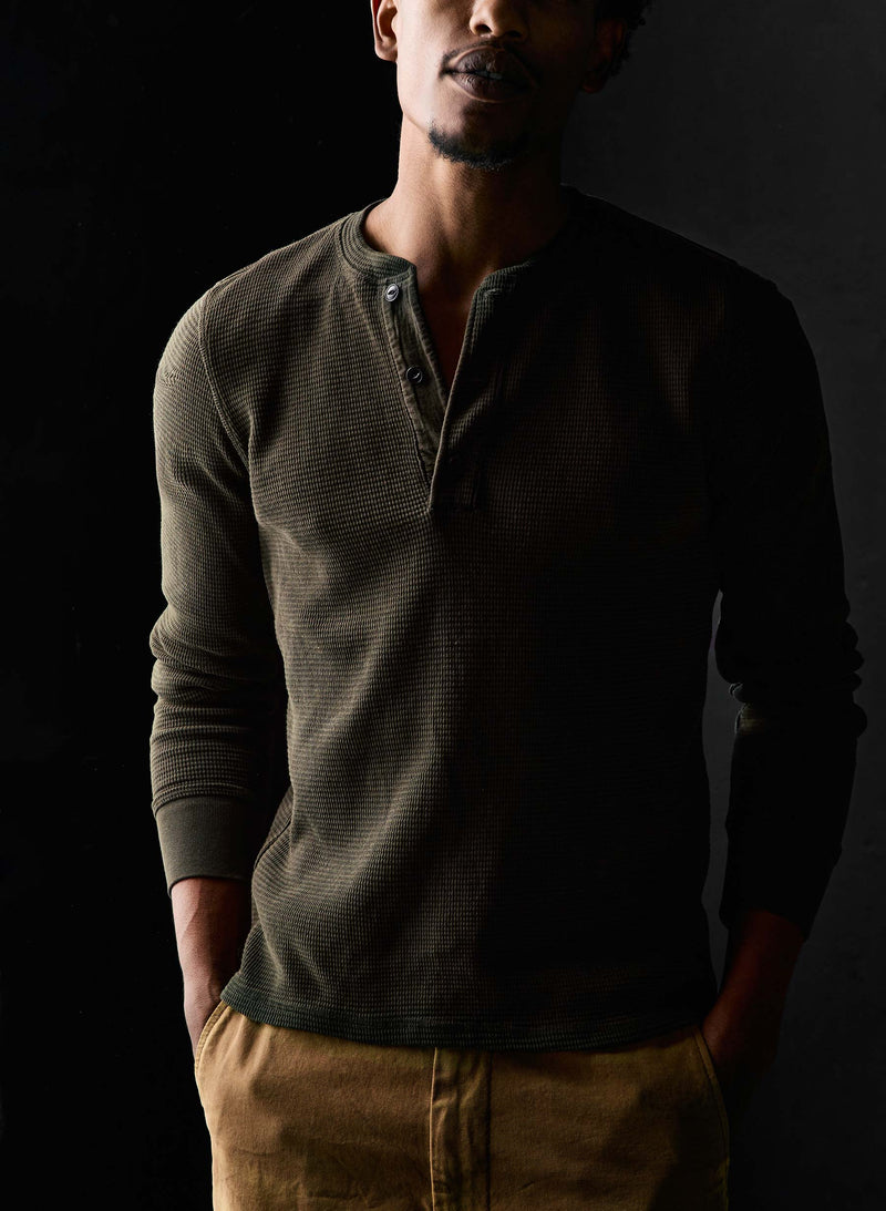 the knit waffle henley in forest