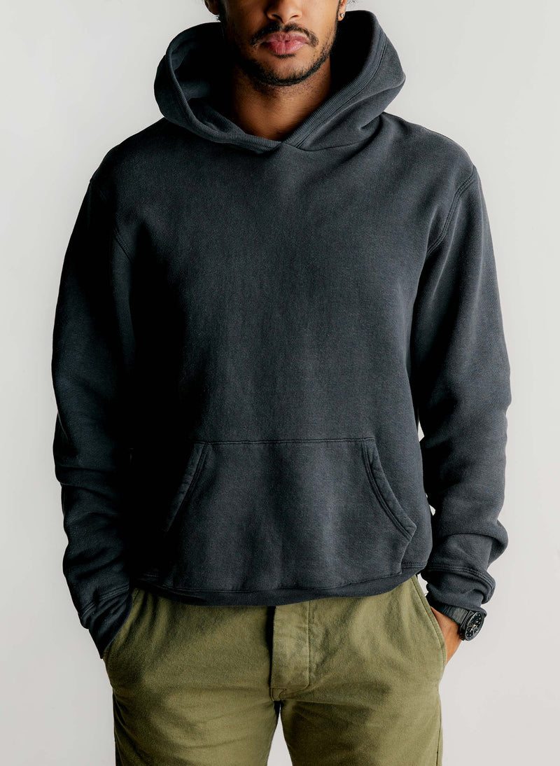 the wakefield hoodie in black