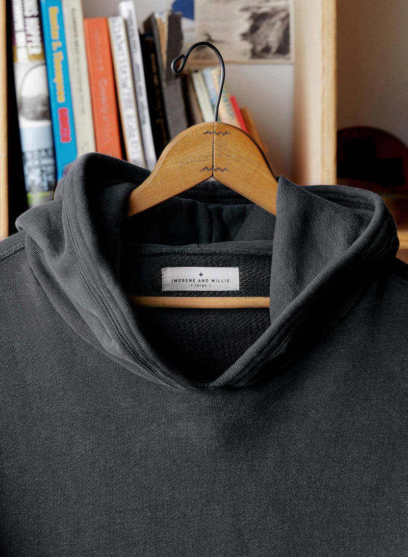 the wakefield hoodie in black