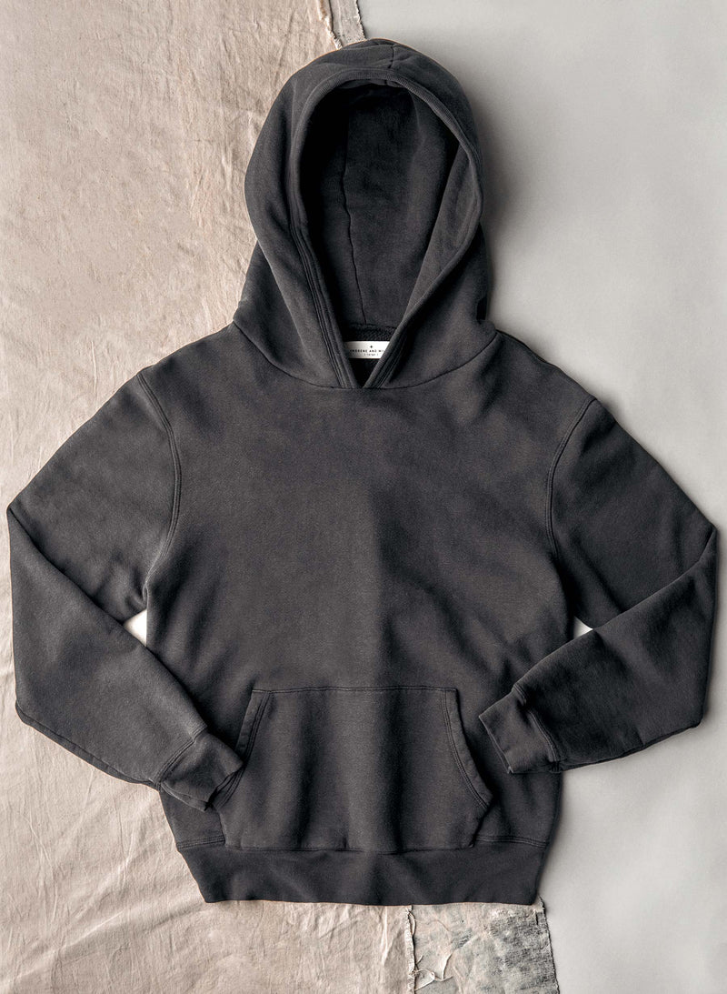 the wakefield hoodie in black