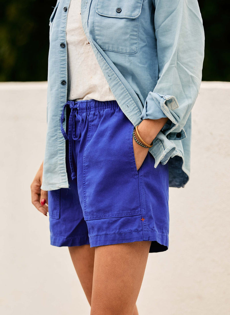 the canvas lounge short in klein blue