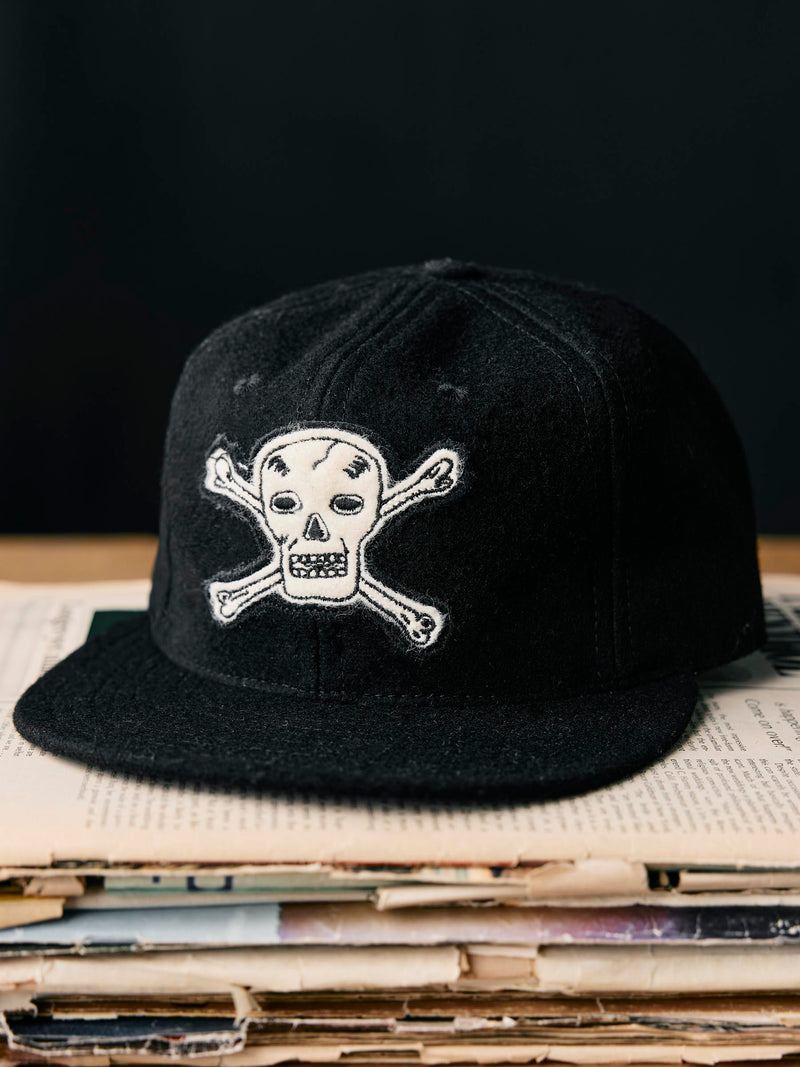 the wool "hellcats" cap in black