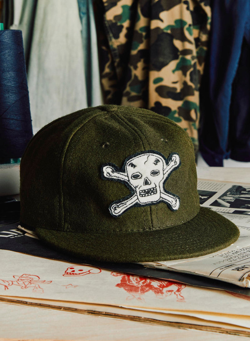 the wool "hellcats" cap in olive - Model