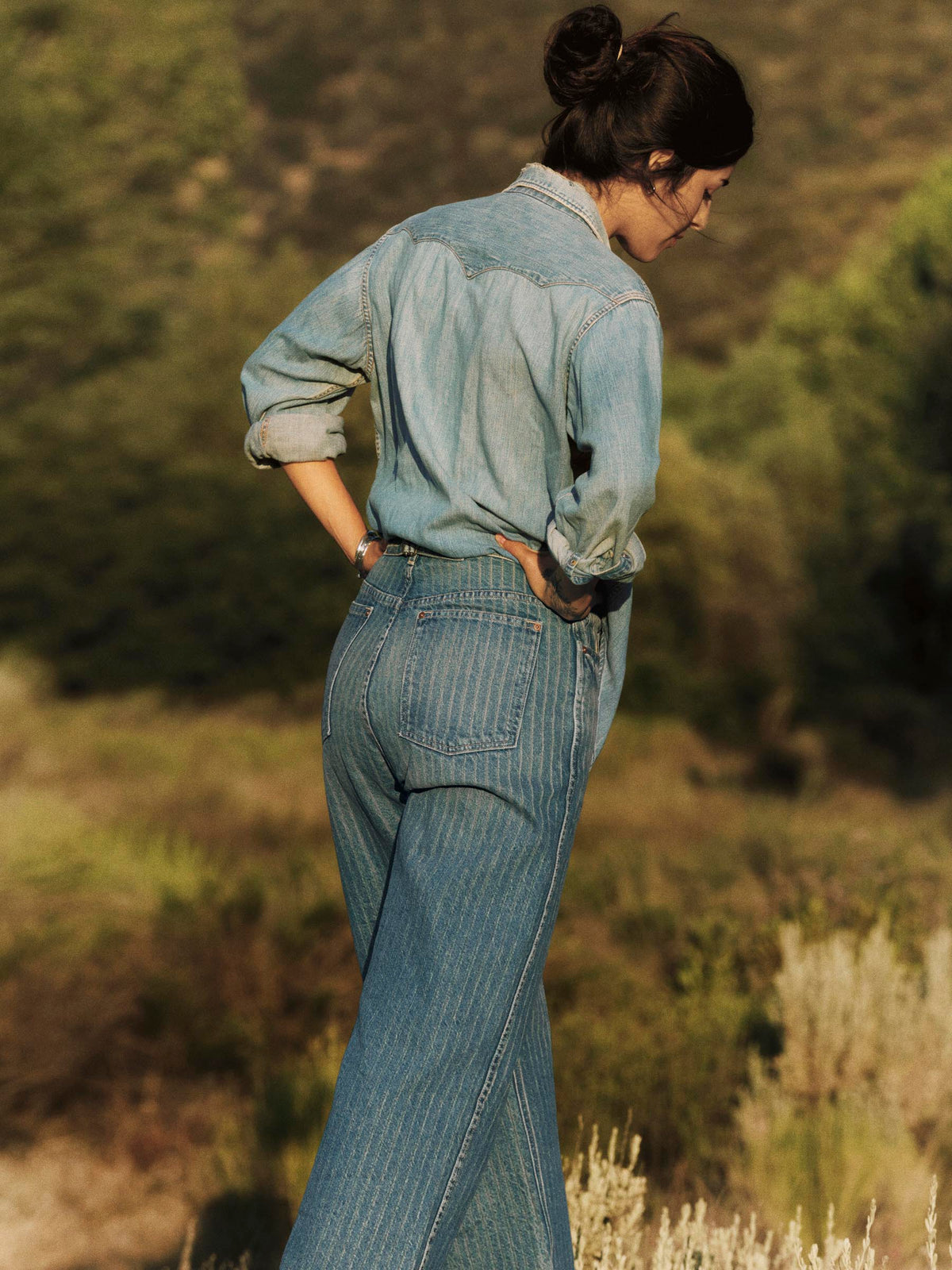 the buckleback jean in washed indigo stripe