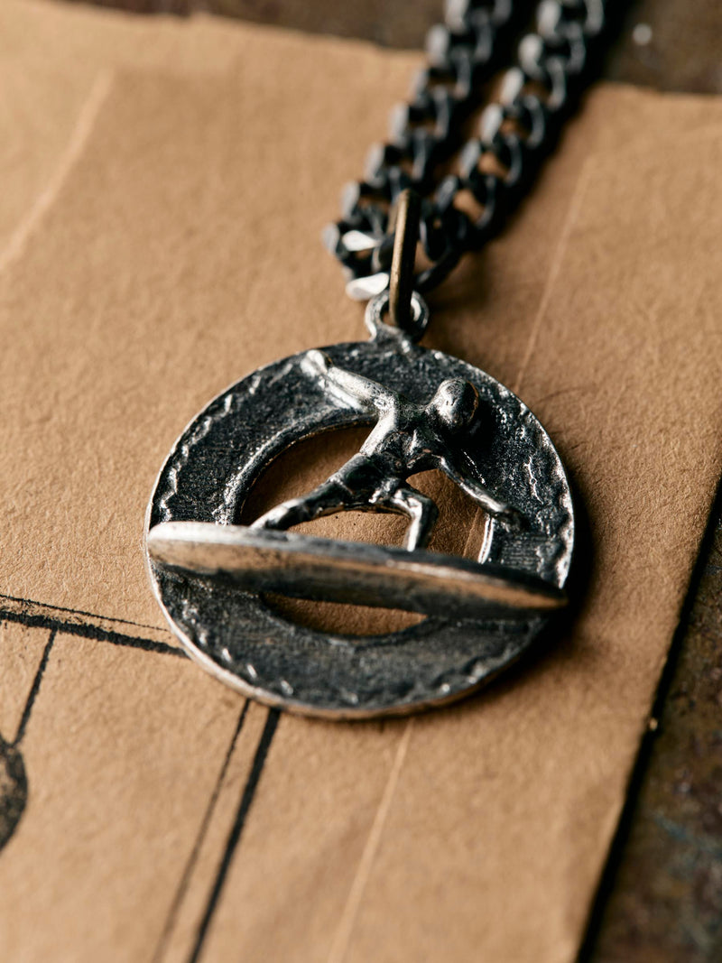 vintage "surfer" medal pendant - Model