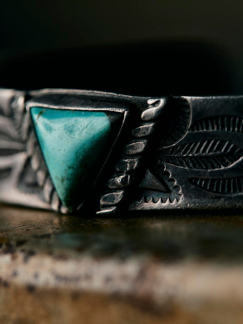 vintage harvey-era turqoise cuff - Model