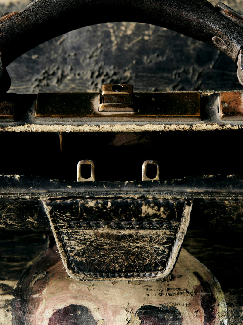 handpainted vintage "peligro" doctors bag - Model