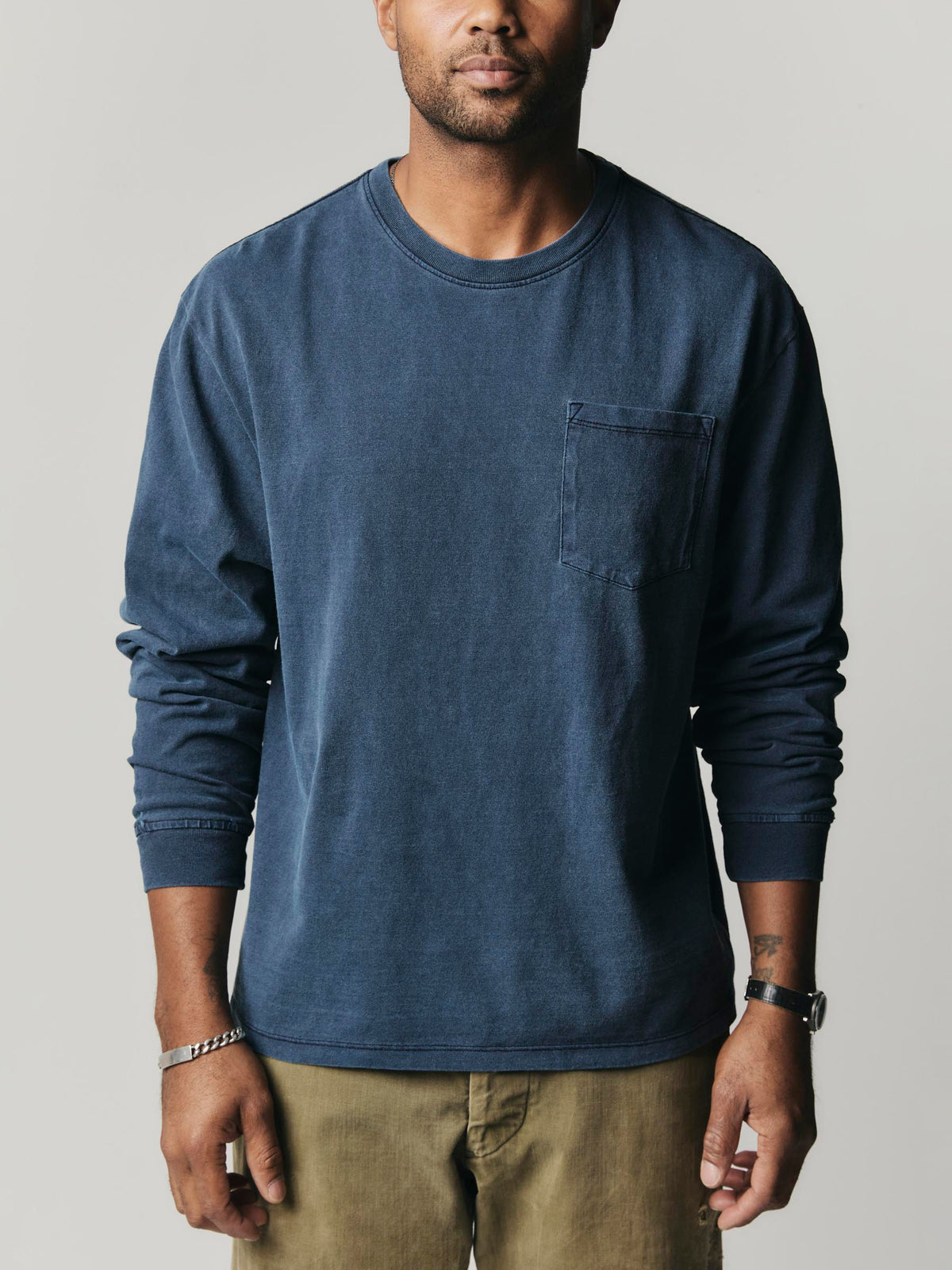 long sleeve pocket tee in faded navy
