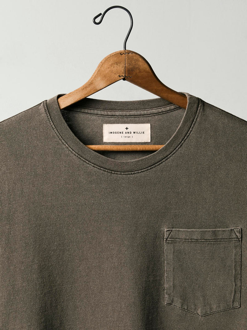 long sleeve pocket tee in washed slate - Model