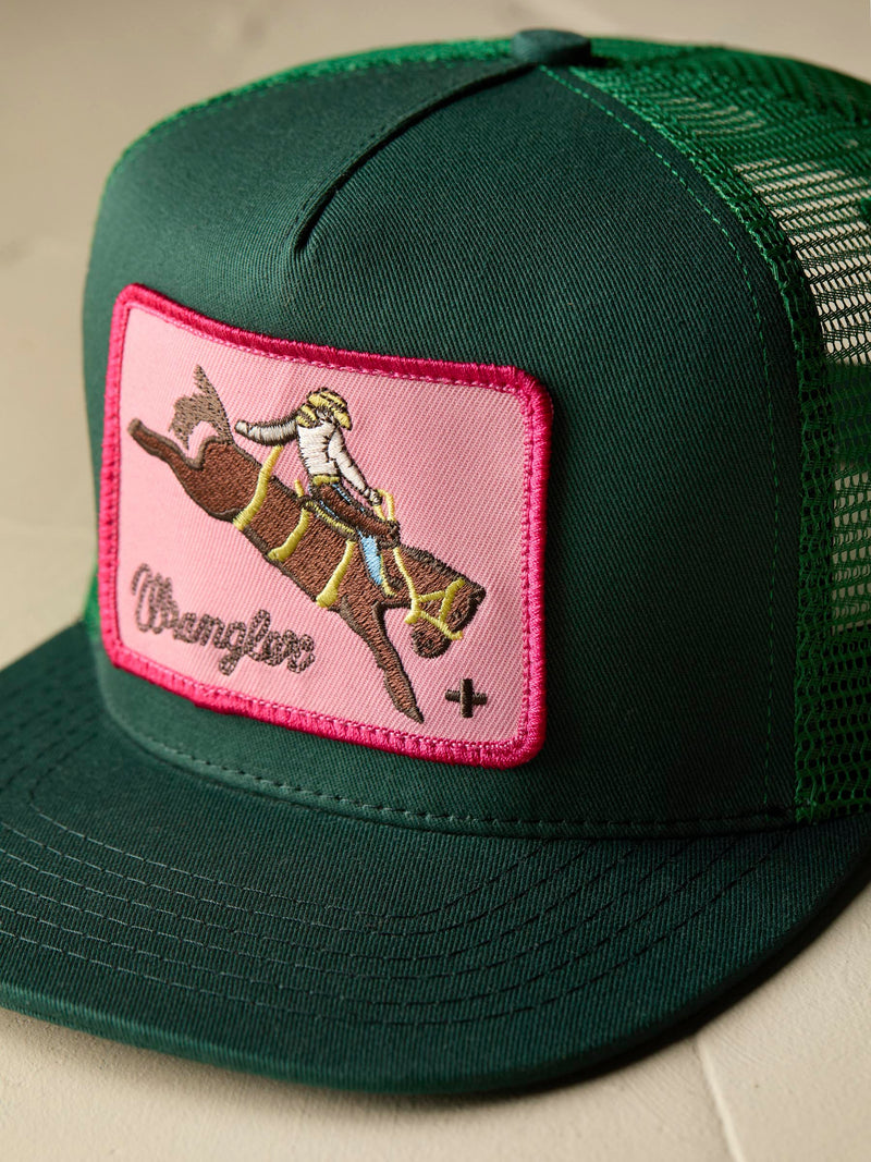 i+w x Wrangler "buckin" trucker in green - Model