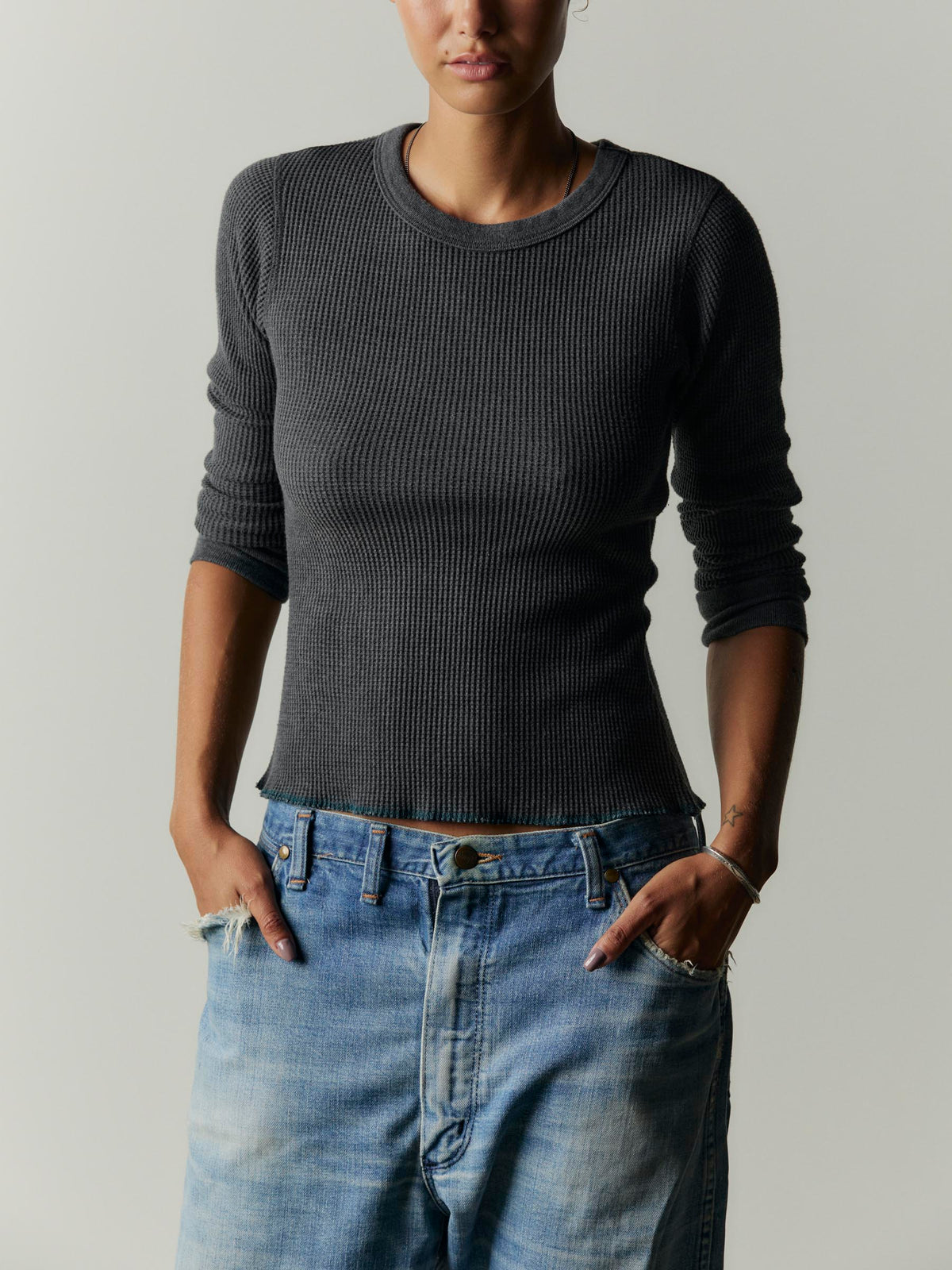 long sleeve waffle thermal in charcoal