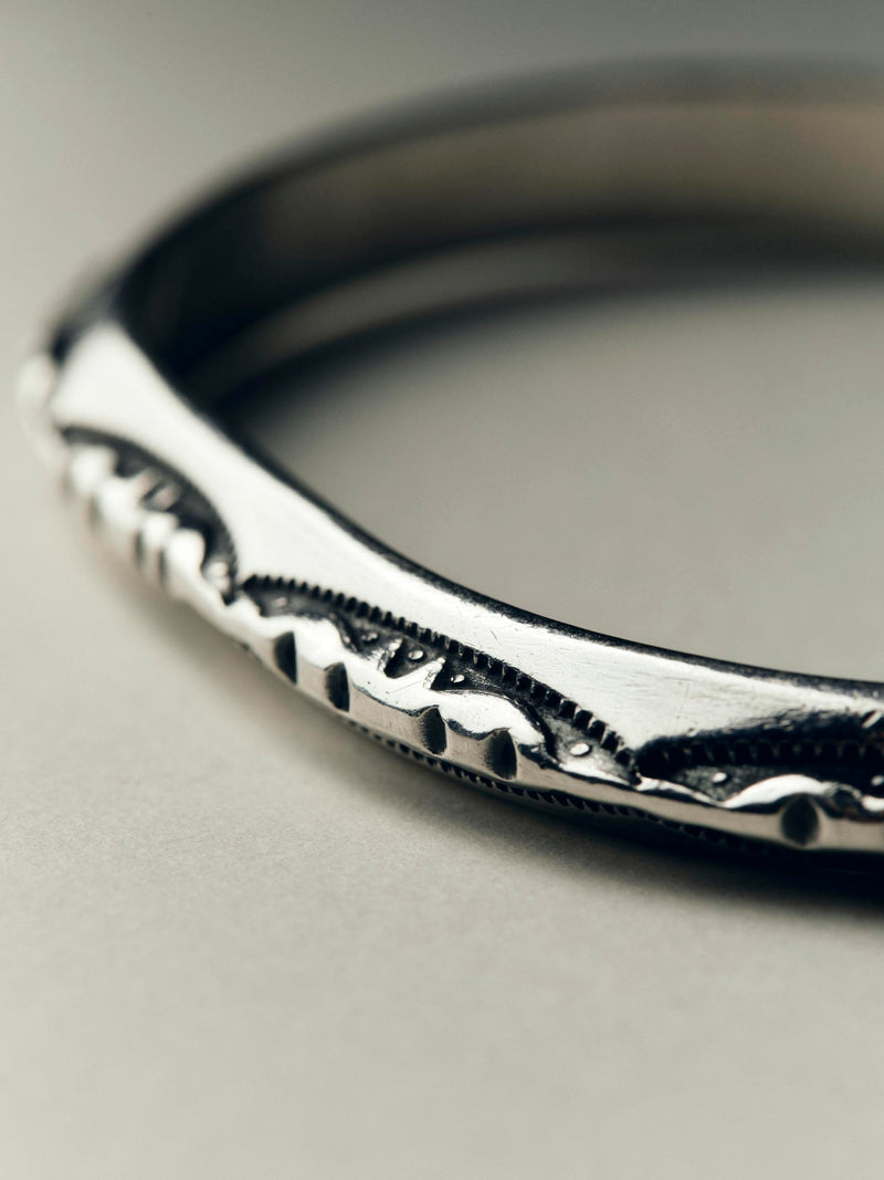 vintage navajo knife-edge bracelet - Model