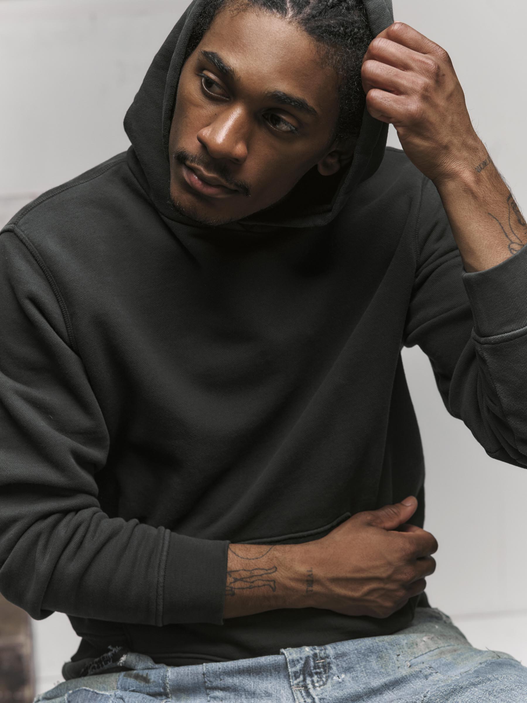 davenport hoodie in faded black – imogene + willie