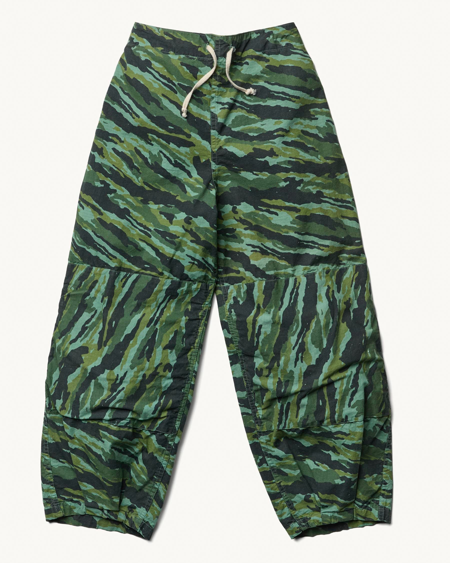 flight pant in brushstroke camo – imogene + willie