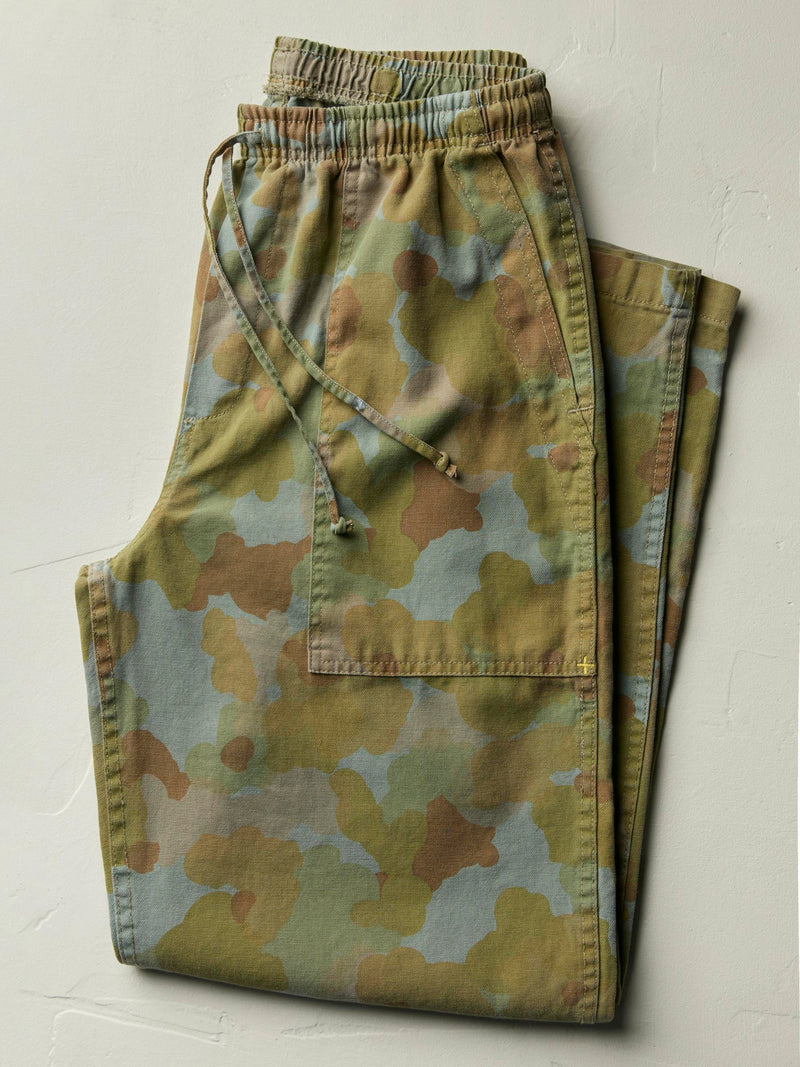 ventura chore pant in painted camo - Model