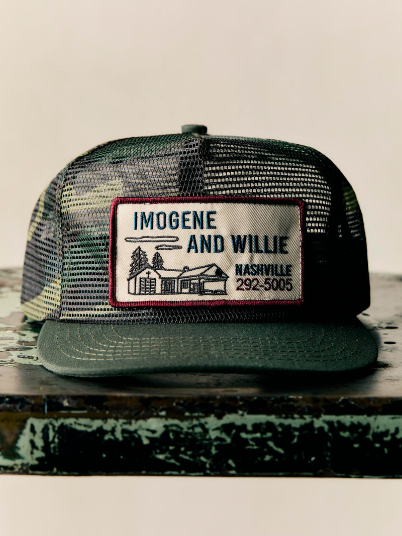 the "service station" mesh trucker in camo - Model