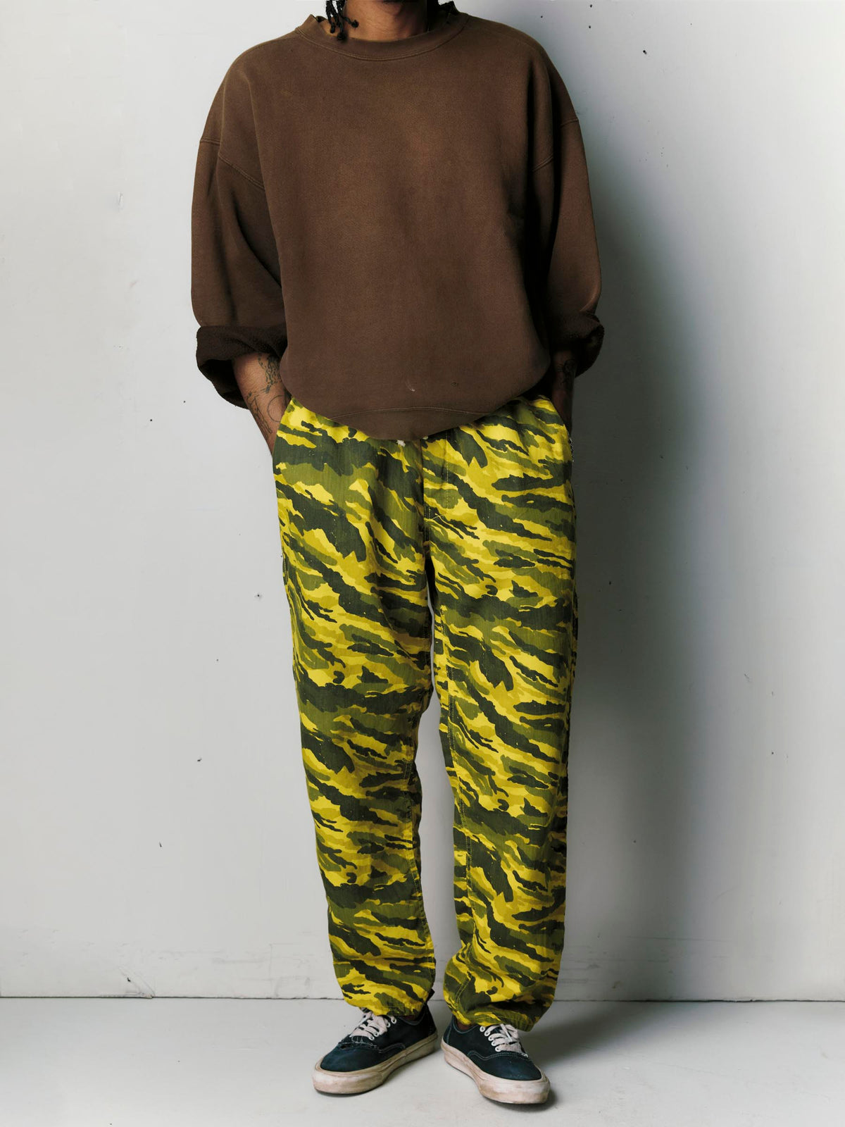 the lounge pant in brushstroke camo