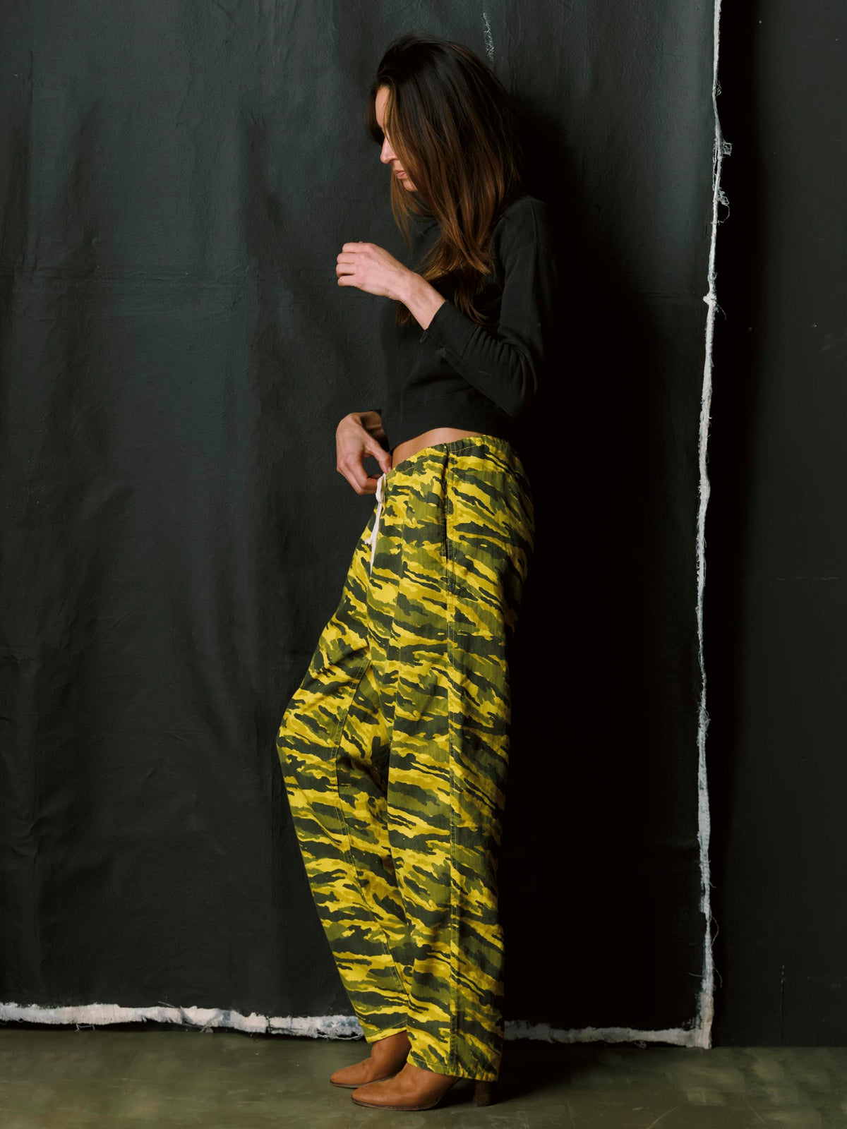 the lounge pant in brushstroke camo