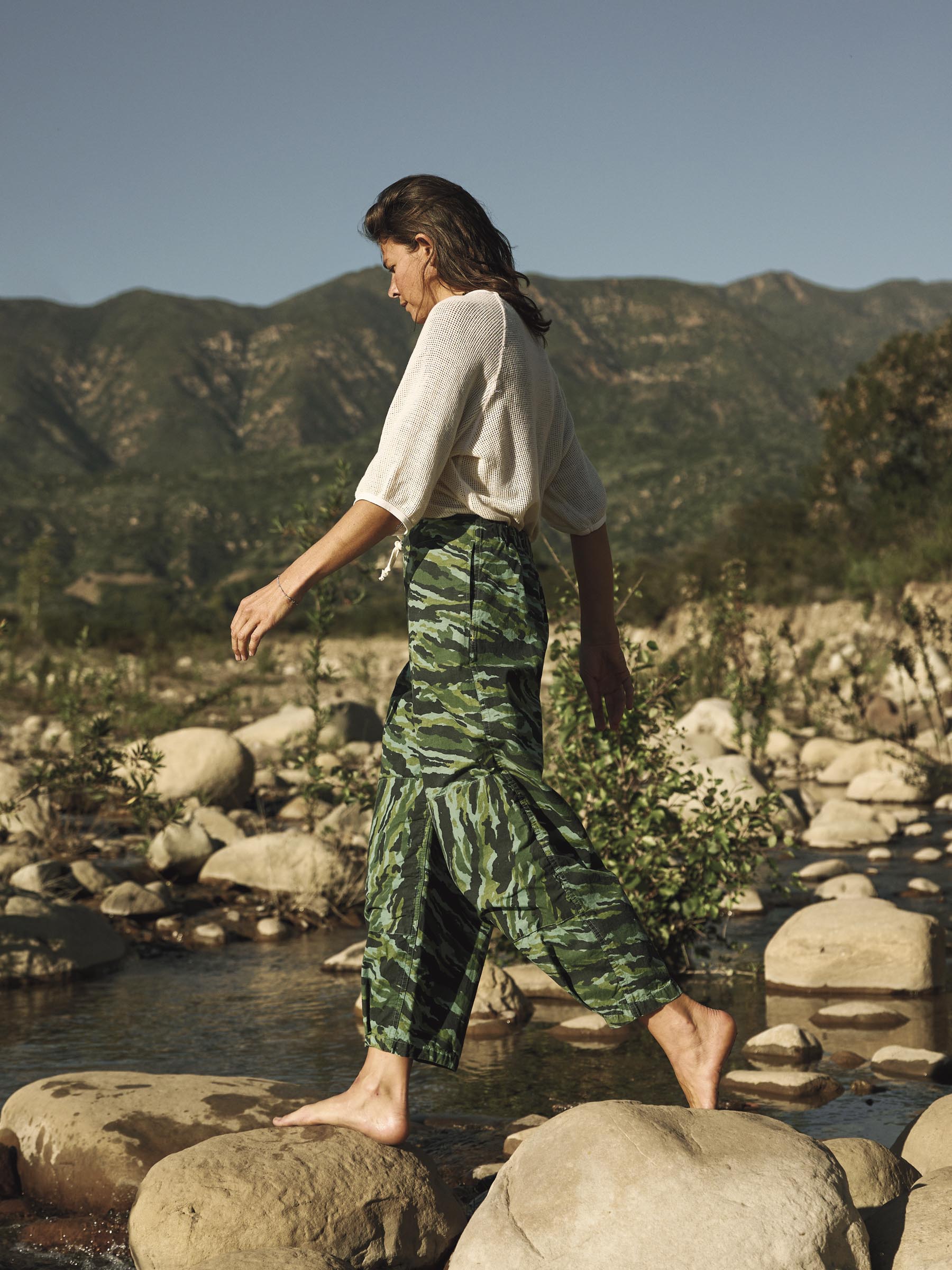 flight pant in brushstroke camo – imogene + willie