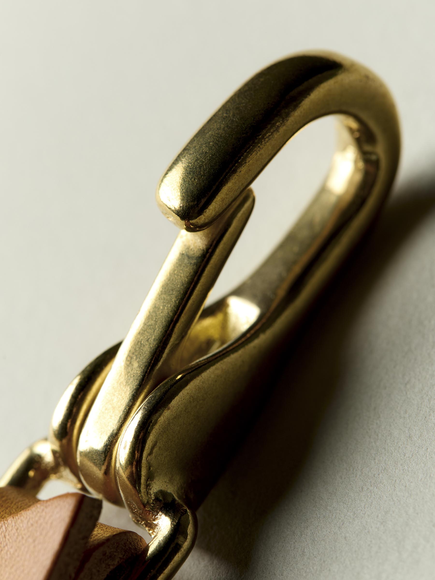 emil erwin x i+w keychain in honey – imogene + willie