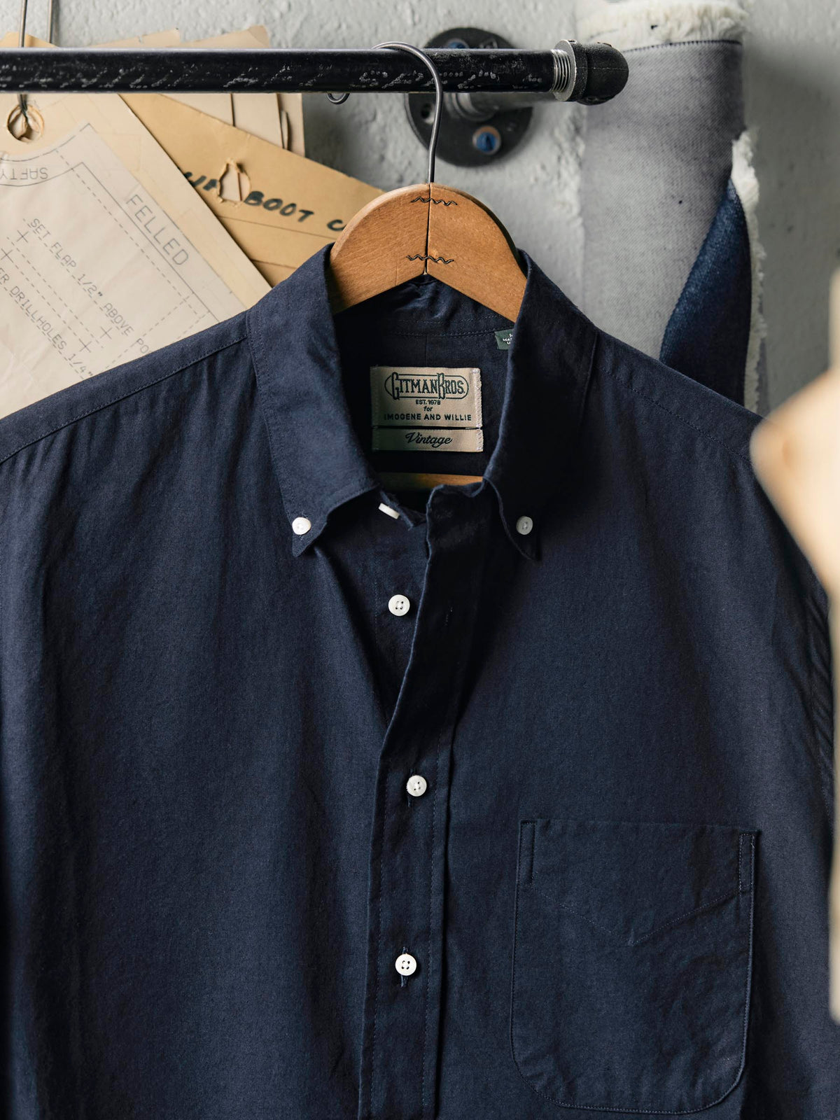 i+w x Gitman Vintage navy oxford